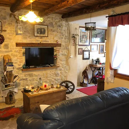 Casa Angela Stayerat A Segusino Holiday home Sequsino